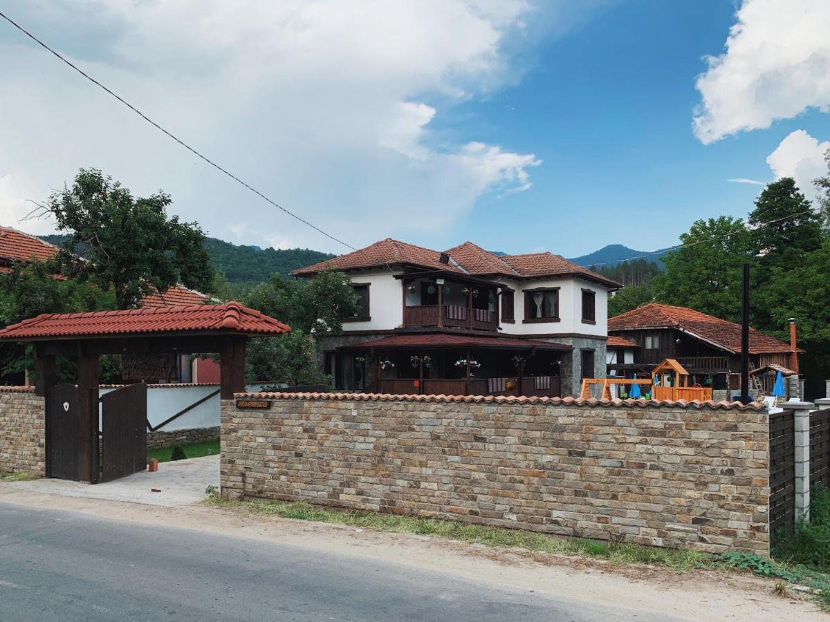 Карамановите Къщи Apriltsi  Exterior foto